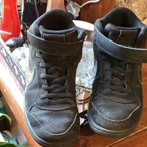 Nike | Shoes | Nike Black Hightop Sneakers With Velcro Strap  display picture 3